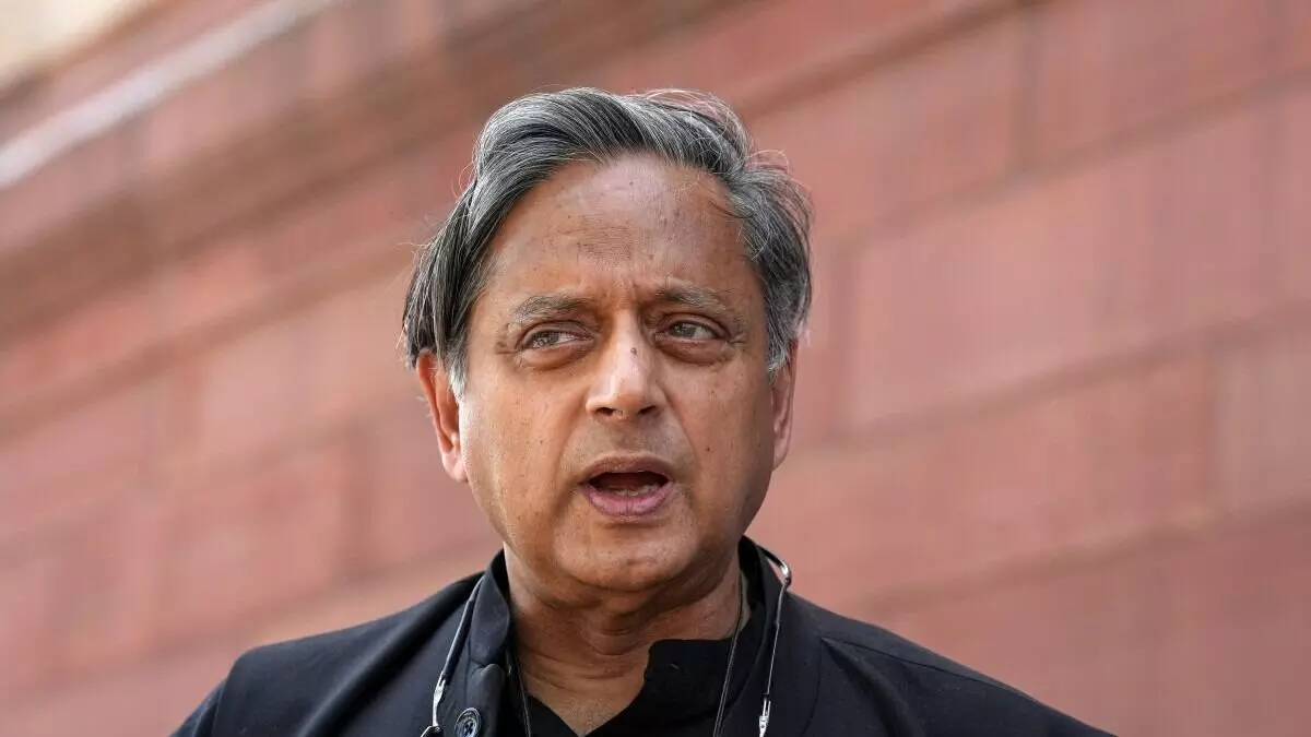 50 फीसदी टैरिफ या अपमान को नहीं भूल सकते..., ट्रंप के बदले रूख पर शशि थरूर ने कसा तंज, दे डाली बड़ी सलाह 50 फीसदी टैरिफ या अपमान को नहीं भूल सकते..., ट्रंप के बदले रूख पर शशि थरूर ने कसा तंज, दे डाली बड़ी सलाह