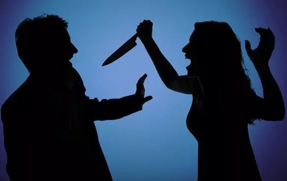 Love-Sex-Murder: 15 साल छोटे भांजे के प्यार में पागल हो गई मामी! प्रेमी के साथ मिलकर पति को इस तरह से उतारा मौत के घाट Love-Sex-Murder: 15 साल छोटे भांजे के प्यार में पागल हो गई मामी! प्रेमी के साथ मिलकर पति को इस तरह से उतारा मौत के घाट