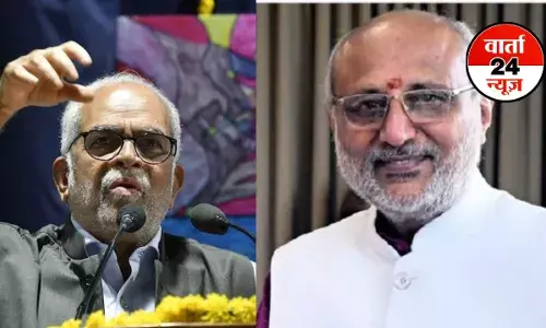 Vice President Election: सत्तापक्ष और विपक्ष के बीच जुबानीजंग,  NDA की ब्रेकफास्ट मीटिंग में ये नेता नहीं हुए शामिल, राहुल-प्रियंका ने किया मतदान Vice President Election: सत्तापक्ष और विपक्ष के बीच जुबानीजंग,  NDA की ब्रेकफास्ट मीटिंग में ये नेता नहीं हुए शामिल, राहुल-प्रियंका ने किया मतदान