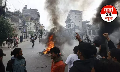 NEPAL में राष्ट्रीय स्वतंत्र पार्टी के 21 सांसदों ने सामूहिक इस्तीफा देने का किया फैसला, पीएम ओली ने बुलाई सर्वदलीय बैठक NEPAL में राष्ट्रीय स्वतंत्र पार्टी के 21 सांसदों ने सामूहिक इस्तीफा देने का किया फैसला, पीएम ओली ने बुलाई सर्वदलीय बैठक