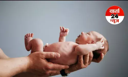 नवजात शिशु को रोने से चुप कराने के लिए मां ने रख दिया फ्रिज में! जानें फिर इसके बाद क्या-क्या हुआ नवजात शिशु को रोने से चुप कराने के लिए मां ने रख दिया फ्रिज में! जानें फिर इसके बाद क्या-क्या हुआ