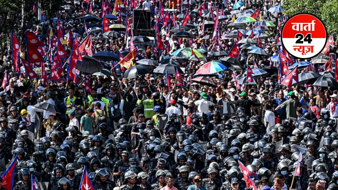 Nepal Gen-Z Protest: पीएम ओली दुबई जाने की बना रहे हैं योजना, 9 मंत्रियों ने दिया इस्तीफा, उप प्रधानमंत्री के घर पर पथराव