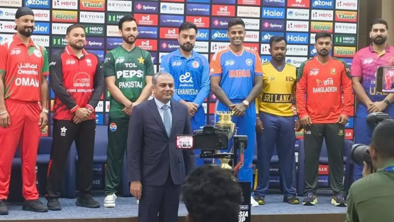 Asia Cup 2025 मुकाबले से पहले प्रेस कॉन्फ्रेंस के दौरान पाक कप्तान ने दिखाई अकड़, हरकत देख हर कोई हैरान...