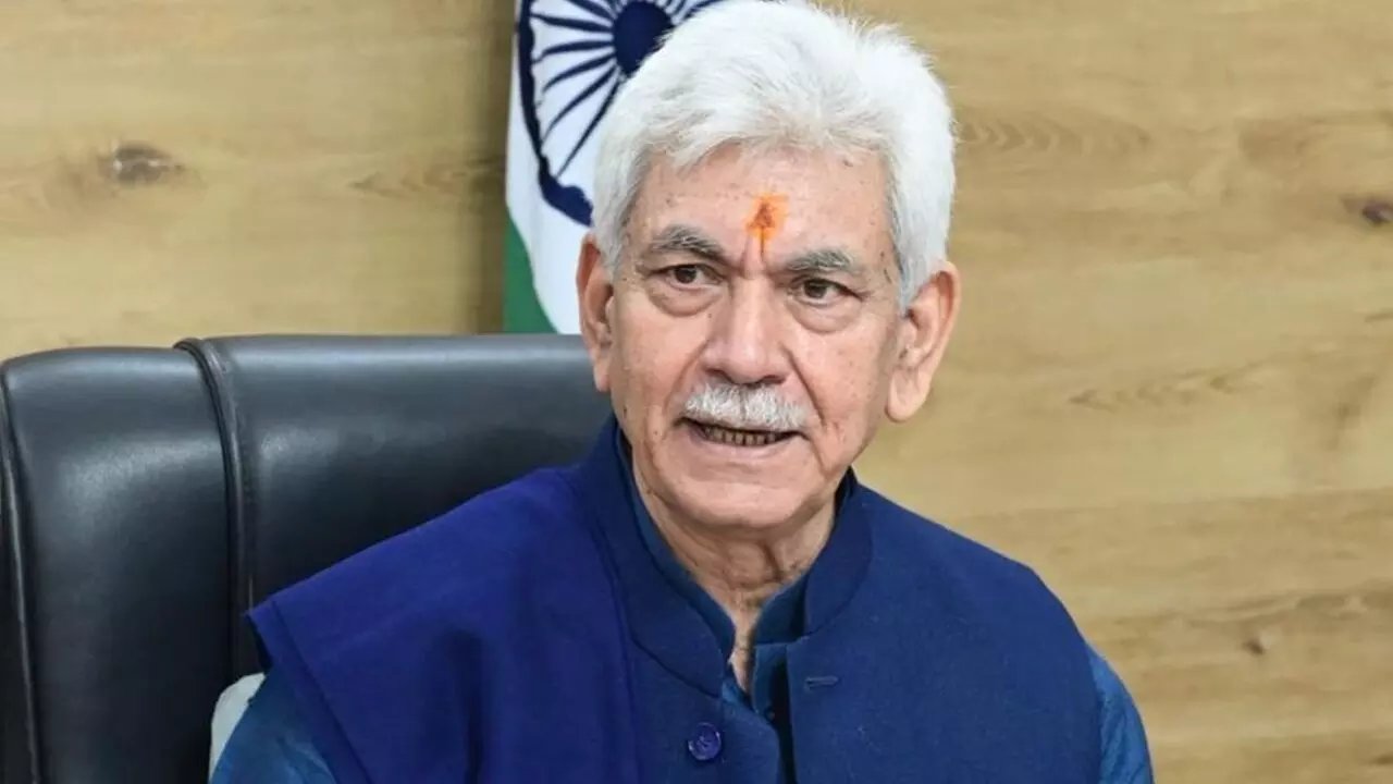जम्मू-कश्मीर के बाढ़ग्रस्त इलाकों का उपराज्यपाल मनोज सिन्हा ने किया दौरा, राहत और पुनर्वास कार्यों का लिया जायजा जम्मू-कश्मीर के बाढ़ग्रस्त इलाकों का उपराज्यपाल मनोज सिन्हा ने किया दौरा, राहत और पुनर्वास कार्यों का लिया जायजा