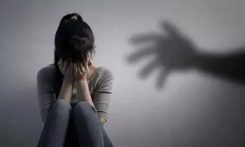 कोलकाता गैंगरेप में खुलासा! जन्मदिन पार्टी के बहाने फ्लैट में बुलाकर दिया था घटना को अंजाम, फरार होने के फिराक में था आरोपी कोलकाता गैंगरेप में खुलासा! जन्मदिन पार्टी के बहाने फ्लैट में बुलाकर दिया था घटना को अंजाम, फरार होने के फिराक में था आरोपी