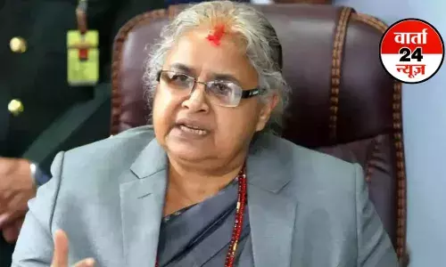 नेपाल की कमान अब सुशीला कार्की के हाथ! इतनी बड़ी संख्या में Gen Z ने सुशीला पर जताया भरोसा, जानें कौन हैं कार्की नेपाल की कमान अब सुशीला कार्की के हाथ! इतनी बड़ी संख्या में Gen Z ने सुशीला पर जताया भरोसा, जानें कौन हैं कार्की