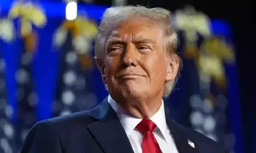 भारत पर 100% टैरिफ की मांग, मोदी-पुतिन-शी की दोस्ती से ट्रंप बेचैन भारत पर 100% टैरिफ की मांग, मोदी-पुतिन-शी की दोस्ती से ट्रंप बेचैन