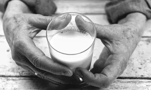 ओडिशा के कटक में नकली दूध बनाने की फैक्ट्री का भंडाफोड़, रसायन और पाउडर जब्त ओडिशा के कटक में नकली दूध बनाने की फैक्ट्री का भंडाफोड़, रसायन और पाउडर जब्त