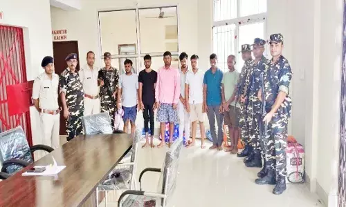 NEPAL के 16 जेलों का दरवाजा तोड़कर निकले कैदी भाग रहे हैं भारत की ओर! बिहार के इन जिलों में दबोचे गए इतने नेपाली कैदी NEPAL के 16 जेलों का दरवाजा तोड़कर निकले कैदी भाग रहे हैं भारत की ओर! बिहार के इन जिलों में दबोचे गए इतने नेपाली कैदी