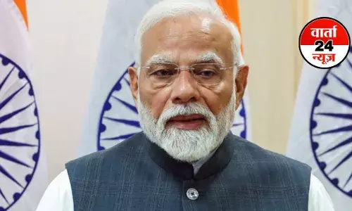 पीएम नरेंद्र मोदी पहुंचे मणिपुर की राजधानी इंफाल, अगली यात्रा में बारिश बनी बाधा पीएम नरेंद्र मोदी पहुंचे मणिपुर की राजधानी इंफाल, अगली यात्रा में बारिश बनी बाधा