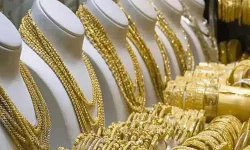 सस्ता हुआ सोना! त्योहारी सीजन का दिख रहा प्रभाव, चांदी में उछाल, जानें आपके शहर में क्या है ताजा भाव