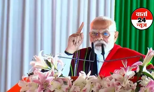 Manipur पहुंचे पीएम मोदी, कहा-अच्छा हुआ मैं हेलीकॉप्टर से नहीं आकर सड़क के रास्ते से यहां पहुंचा हूं...जानें ऐसा क्यों कहा...विकास के लिए शांति जरूरी
