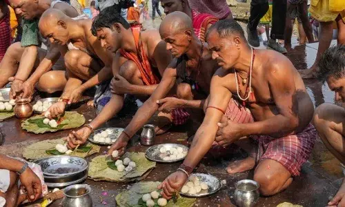 Pitru Paksh: कुरुक्षेत्र के इस मंदिर में पिंडदान करने से पितरों को मिलता है मोक्ष! जानें महाभारत काल से क्या है कनेक्शन Pitru Paksh: कुरुक्षेत्र के इस मंदिर में पिंडदान करने से पितरों को मिलता है मोक्ष! जानें महाभारत काल से क्या है कनेक्शन