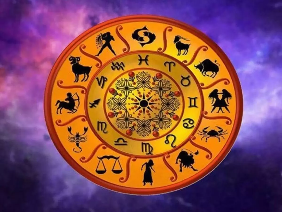 आज का राशिफल: मेष से मीन तक, जानें कैसी रहेगी आपकी लव लाइफ आज का राशिफल: मेष से मीन तक, जानें कैसी रहेगी आपकी लव लाइफ