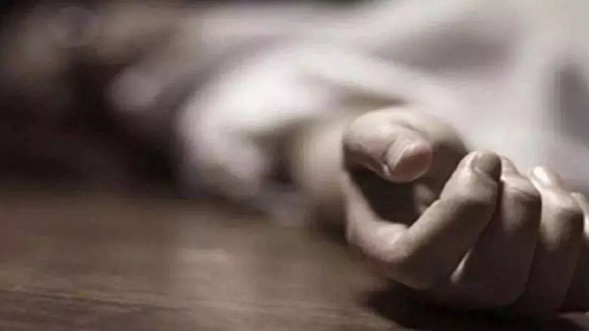 Love-Sex-Suicide: प्रेमिका के बुलाने पर गया था उसके घर लेकिन मौत के फंदे को क्यों चूम लिया, खबर पढ़कर आप कहेंगे ये क्या हुआ?