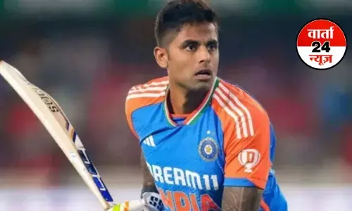 Asia Cup: भारतीय कप्तान सूर्यकुमार यादव से मिली बेइज्जती के बाद बौखलाया पाक! पाक के पूर्व खिलाड़ी ने बेशर्मी से बोला अपशब्द, देखें वीडियो Asia Cup: भारतीय कप्तान सूर्यकुमार यादव से मिली बेइज्जती के बाद बौखलाया पाक! पाक के पूर्व खिलाड़ी ने बेशर्मी से बोला अपशब्द, देखें वीडियो