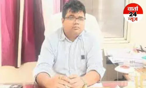 मजनू बना SDM: महिलाओं को भेजता है गंदा मैसेज! परिवार ने दी सुसाइड की धमकी मजनू बना SDM: महिलाओं को भेजता है गंदा मैसेज! परिवार ने दी सुसाइड की धमकी