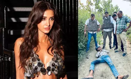 दिशा पाटनी के घर फायरिंग मामले में UP POLICE ने एनकाउंटर में पांचवें शूटर को मारी गोली, गैंगस्टर गोदारा की धमकी को दिया करारा जवाब, देखें वीडियो दिशा पाटनी के घर फायरिंग मामले में UP POLICE ने एनकाउंटर में पांचवें शूटर को मारी गोली, गैंगस्टर गोदारा की धमकी को दिया करारा जवाब, देखें वीडियो