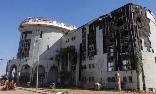 Sudan: सूडान गृहयुद्ध! मस्जिद पर किया ड्रोन हमला, 70 लोगों की मौत, इस संगठन पर लगे हमले के आरोप Sudan: सूडान गृहयुद्ध! मस्जिद पर किया ड्रोन हमला, 70 लोगों की मौत, इस संगठन पर लगे हमले के आरोप