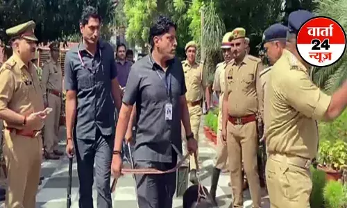 DELHI के दो स्कूलों को फिर बम से उड़ाने की धमकी, पुलिस ने तलाशी अभियान शुरू किया DELHI के दो स्कूलों को फिर बम से उड़ाने की धमकी, पुलिस ने तलाशी अभियान शुरू किया