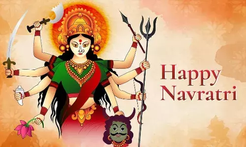 सूर्य ग्रहण के बीच शुरू होंगे शारदीय नवरात्र! जानें कैसे करें नौ माताओं की भक्तिपूर्ण तरीके से पूजा सूर्य ग्रहण के बीच शुरू होंगे शारदीय नवरात्र! जानें कैसे करें नौ माताओं की भक्तिपूर्ण तरीके से पूजा