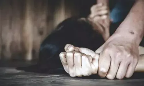 गुरु-शिष्य का रिश्ता हुआ शर्मशार! ट्यूशन टीचर ने किशोरी से किया Rape, गर्भपात के लिए खिलाई गोलियां...ऐसे हुई मौत गुरु-शिष्य का रिश्ता हुआ शर्मशार! ट्यूशन टीचर ने किशोरी से किया Rape, गर्भपात के लिए खिलाई गोलियां...ऐसे हुई मौत
