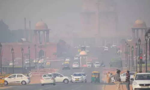 दिल्ली में बढ़ते प्रदूषण की बड़ी वजह बना गाज़ीपुर टोल प्लाज़ा, ट्रैफिक जाम से हालात बदतर दिल्ली में बढ़ते प्रदूषण की बड़ी वजह बना गाज़ीपुर टोल प्लाज़ा, ट्रैफिक जाम से हालात बदतर