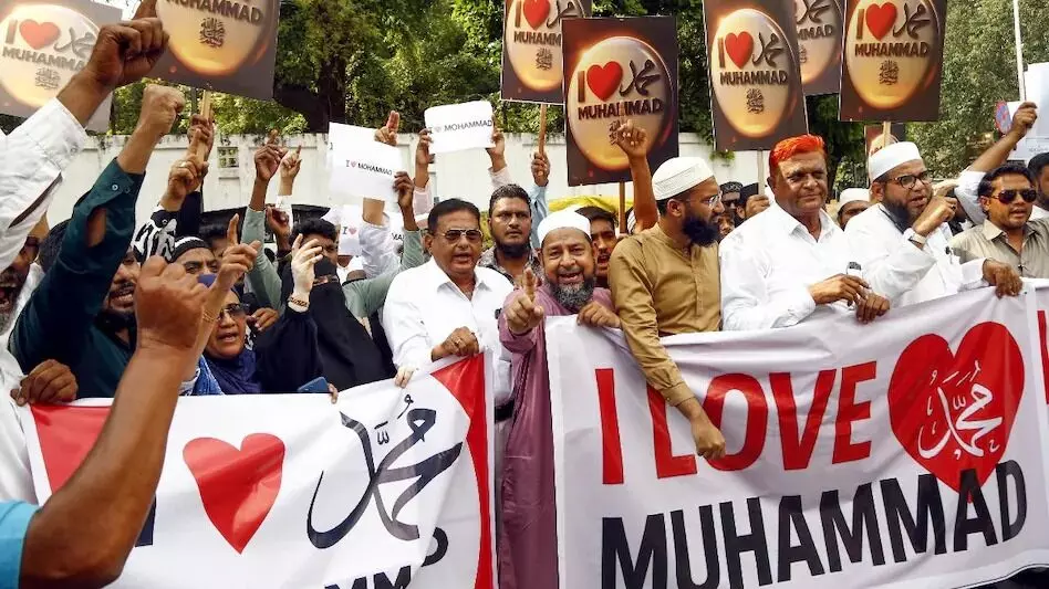 कानपुर से ट्रेंड हुआ आई लव मोहम्मद पोस्टर विवाद पहुंचा देश के कई हिस्सों तक, जानें क्यों शुरू हुआ यह ट्रेंड