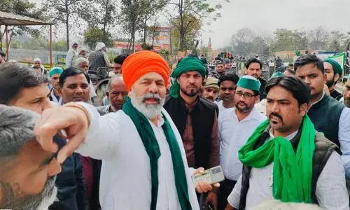 महापंचायत में बोले राकेश टिकैत– 2027 के बाद आएगा आजम खां का वक्त! केंद्र और राज्य सरकार पर लगाया यह आरोप महापंचायत में बोले राकेश टिकैत– 2027 के बाद आएगा आजम खां का वक्त! केंद्र और राज्य सरकार पर लगाया यह आरोप