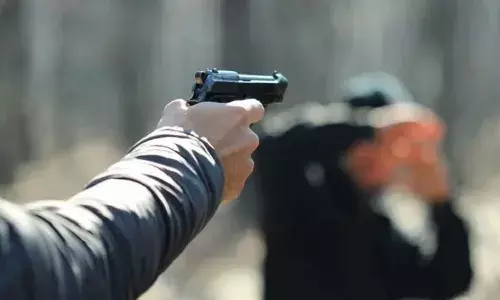 जवां हो रही मोहब्बत जान देने पर हुई खत्म! जानें वह कौन-सा पल आया जब प्रेमी जोड़े ने खुद को मार ली गोली जवां हो रही मोहब्बत जान देने पर हुई खत्म! जानें वह कौन-सा पल आया जब प्रेमी जोड़े ने खुद को मार ली गोली