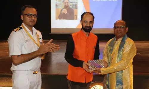 हिंदी पखवाड़े में काव्य पाठ की धूम, नौसेना मुख्यालय में हुआ साहित्यिक आयोजन हिंदी पखवाड़े में काव्य पाठ की धूम, नौसेना मुख्यालय में हुआ साहित्यिक आयोजन