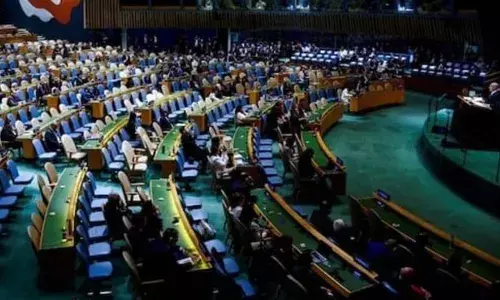 UNGA में नेतन्याहू के भाषण से पहले खाली हुईं सीटें, कई देशों के प्रतिनिधि बाहर निकले UNGA में नेतन्याहू के भाषण से पहले खाली हुईं सीटें, कई देशों के प्रतिनिधि बाहर निकले