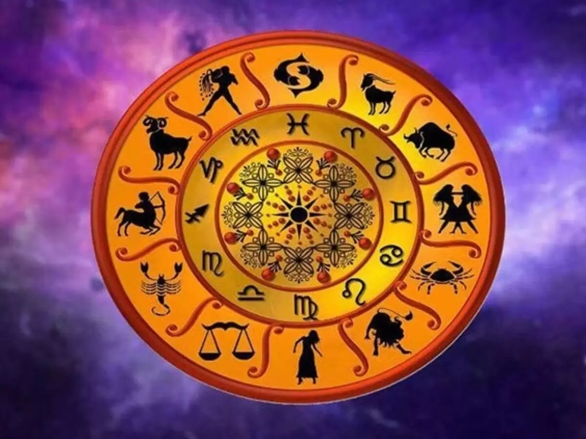 आज का राशिफल: मेष से मीन तक, जानें किन्हें होंगे धन से जुड़े लाभ
