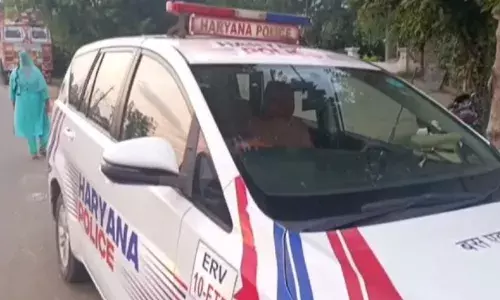 दो बेटियों को बचाने तालाब में कूदीं दो महिलाएं, चारों की मौत, जानें पूरा मामला दो बेटियों को बचाने तालाब में कूदीं दो महिलाएं, चारों की मौत, जानें पूरा मामला