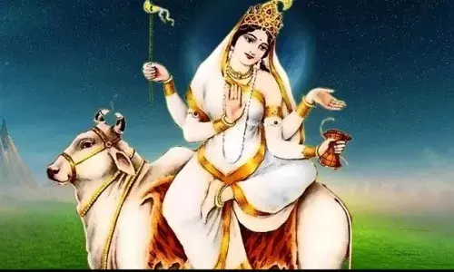 नवरात्र का आठवां दिन मां महागौरी! भगवान शिव को पति के रूप में प्राप्त करने के लिए की थी कठोर तपस्या, जानें कथा नवरात्र का आठवां दिन मां महागौरी! भगवान शिव को पति के रूप में प्राप्त करने के लिए की थी कठोर तपस्या, जानें कथा