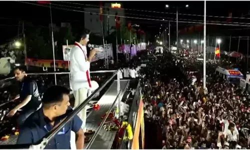 Karur stampede: पुलिस ने अभिनेता विजय पर लगाया यह आरोप, जानें TVK प्रमुख ने क्या कहा Karur stampede: पुलिस ने अभिनेता विजय पर लगाया यह आरोप, जानें TVK प्रमुख ने क्या कहा