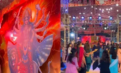 Jai Maa Ambe : पाकिस्तान में माता का लगा जयकारा, लोगों ने धूमधाम से किया गरबा नृत्य, सोशल मीडिया पर तस्वीरें हुईं वायरल