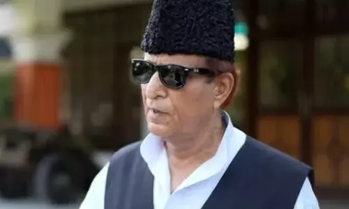 “छोटी सी गली में रहता हूं…” अखिलेश यादव के दौरे पर आजम खां का तंज, शाहिद सिद्दीकी के दावों पर भी दी सफाई “छोटी सी गली में रहता हूं…” अखिलेश यादव के दौरे पर आजम खां का तंज, शाहिद सिद्दीकी के दावों पर भी दी सफाई