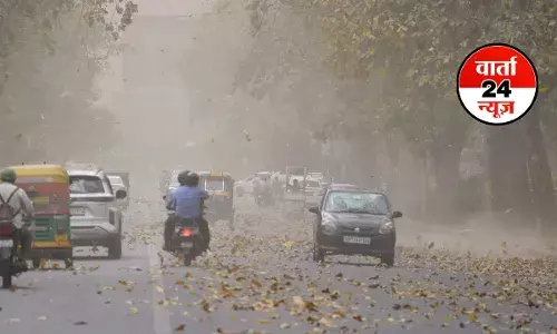 DELHI-NCR में उमस भरी गर्मी से मिली राहत, कई इलाकों में धूल भरी आंधी के साथ हुई बारिश, जानें कब तक होगी बारिश DELHI-NCR में उमस भरी गर्मी से मिली राहत, कई इलाकों में धूल भरी आंधी के साथ हुई बारिश, जानें कब तक होगी बारिश
