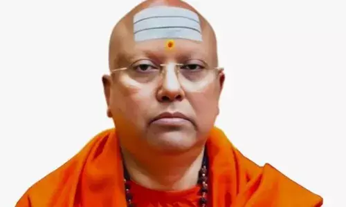 अंतर्राष्ट्रीय सेक्स व्यापार का कारोबारी निकला चैतन्यानंद बाबा, एयर होस्टेस बनाने का झांसा देकर फंसाता था लड़की, भेजता था दुबई अंतर्राष्ट्रीय सेक्स व्यापार का कारोबारी निकला चैतन्यानंद बाबा, एयर होस्टेस बनाने का झांसा देकर फंसाता था लड़की, भेजता था दुबई