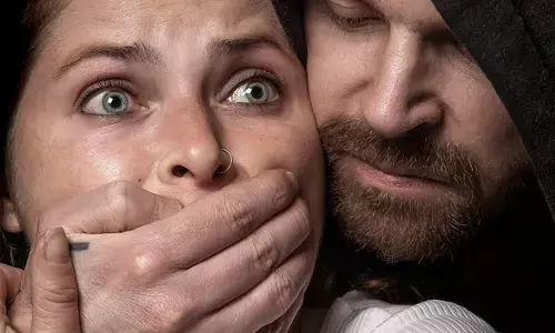 मानव तस्करी में महाराष्ट्र सबसे आगे, 2023 में दर्ज हुए 388 मामले, 955 पीड़ितों को बचाया गया मानव तस्करी में महाराष्ट्र सबसे आगे, 2023 में दर्ज हुए 388 मामले, 955 पीड़ितों को बचाया गया