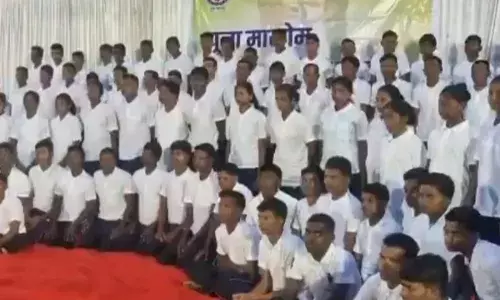 छत्तीसगढ़ में बड़ी कामयाबी: 103 नक्सलियों ने किया सरेंडर, 49 पर था 1 करोड़ से ज्यादा का इनाम छत्तीसगढ़ में बड़ी कामयाबी: 103 नक्सलियों ने किया सरेंडर, 49 पर था 1 करोड़ से ज्यादा का इनाम