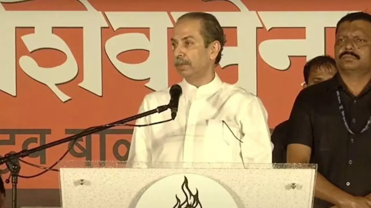 देश में अधिकारों के लिए लड़ना बनता जा रहा देशद्रोह: दशहरा रैली में बरसे उद्धव ठाकरे