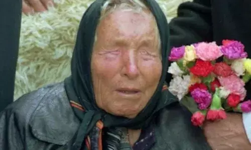Baba Vanga: बाबा वेंगा की डराने वाली भविष्यवाणी! 2088 में धरती पर फैलेगा अज्ञात वायरस, समय से पहले ही बूढ़े हो जाएंगे लोग Baba Vanga: बाबा वेंगा की डराने वाली भविष्यवाणी! 2088 में धरती पर फैलेगा अज्ञात वायरस, समय से पहले ही बूढ़े हो जाएंगे लोग