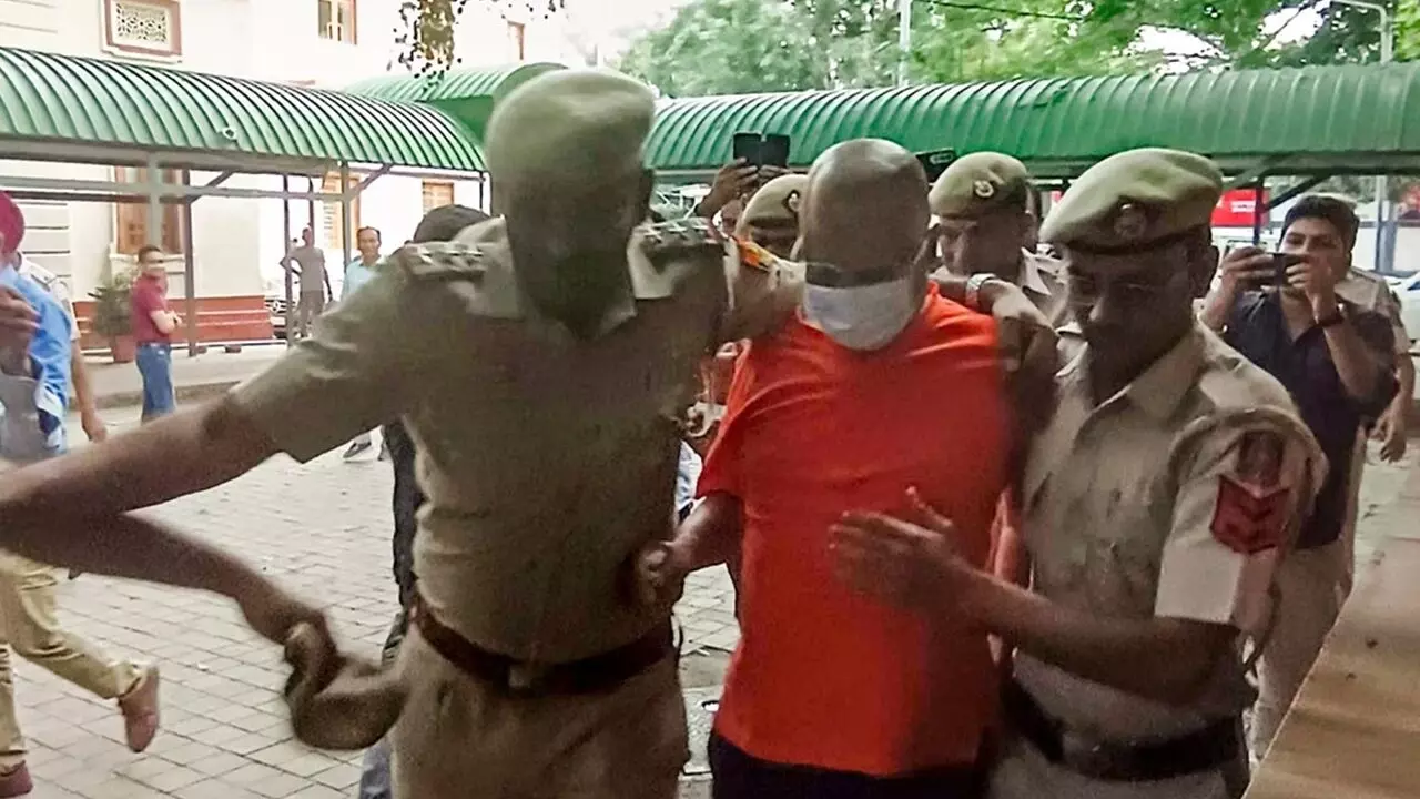 दिल्ली के ‘डर्टी बाबा’ पर गवाह धमकाने का नया आरोप, कोर्ट ने भेजा 14 दिन की न्यायिक हिरासत में