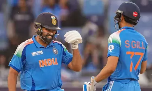 BCCI की मीटिंग में रोहित शर्मा से छिनी गई कप्तानी, वनडे में भी शुभमन गिल को सौंपी गई कप्तानी BCCI की मीटिंग में रोहित शर्मा से छिनी गई कप्तानी, वनडे में भी शुभमन गिल को सौंपी गई कप्तानी