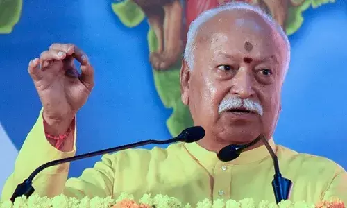 मोहन भागवत का पाकिस्तान पर कड़ा संदेश: हमारे घर का एक कमरा कब्जे में है, उसे वापस लेना होगा मोहन भागवत का पाकिस्तान पर कड़ा संदेश: हमारे घर का एक कमरा कब्जे में है, उसे वापस लेना होगा