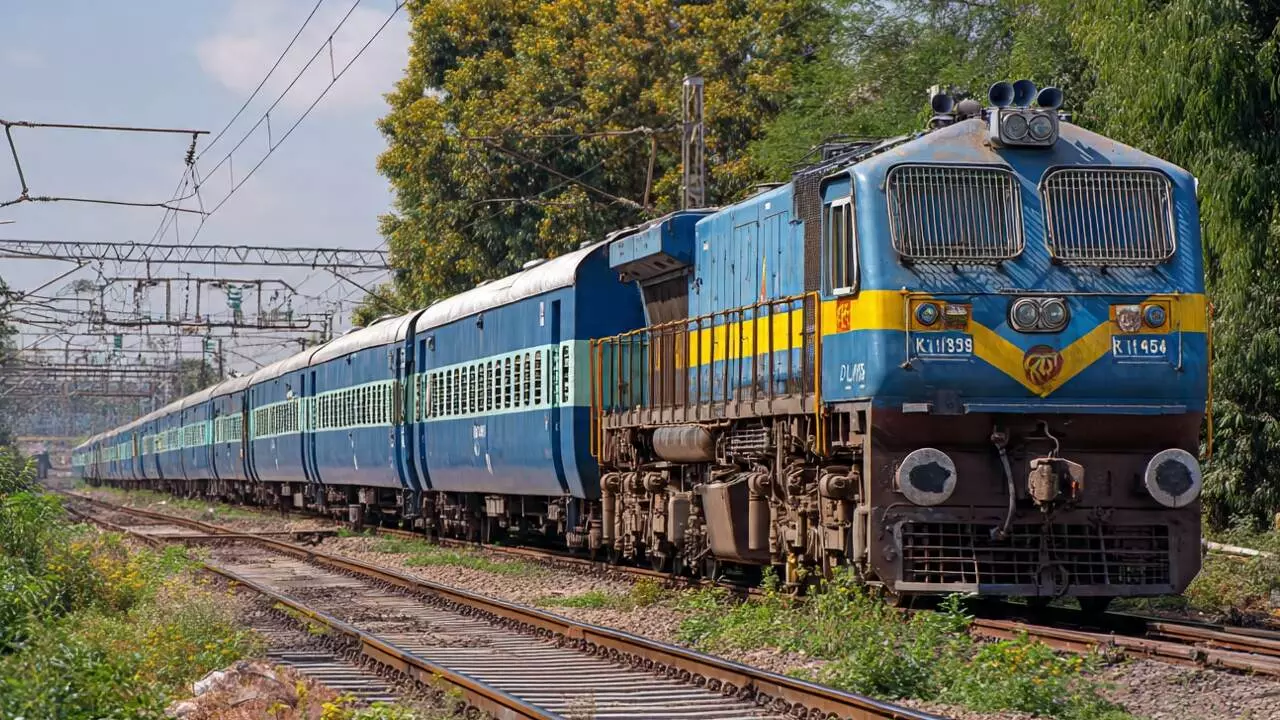 रेलवे की बड़ी सौगात: अब यात्री बदल सकेंगे कंफर्म टिकट की तारीख, जानें कब से लागू होगा नया नियम