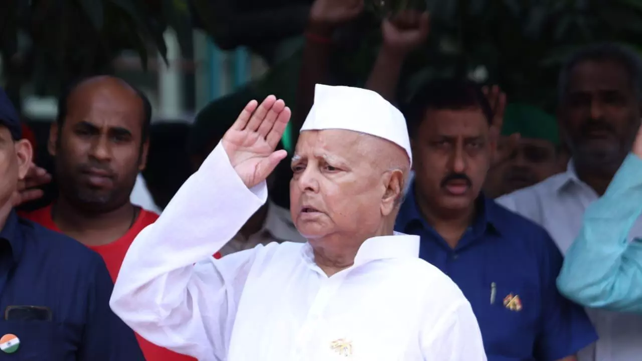 लालू की गाड़ी रोकने की कोशिश, राबड़ी आवास पर हंगामा; मसौढ़ी विधायक रेखा देवी के खिलाफ फूटा आक्रोश