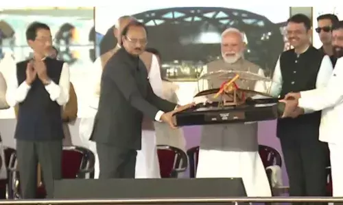 पीएम मोदी ने मुंबईवासियों को दिया तोहफा! नवी मुंबई इंटरनेशनल एयरपोर्ट और मेट्रो लाइन-3 का हुआ उद्घाटन